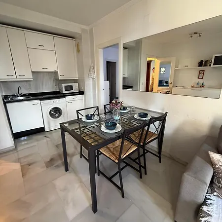 Primera Linea Del Mar - Acceso Directo Playa Carihuela Appartement